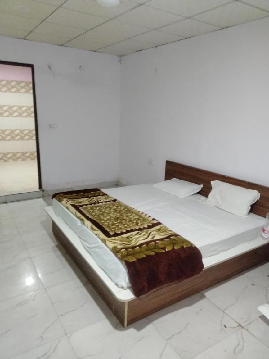 Hotel O The Paris Hotel Palwal Екстериор снимка